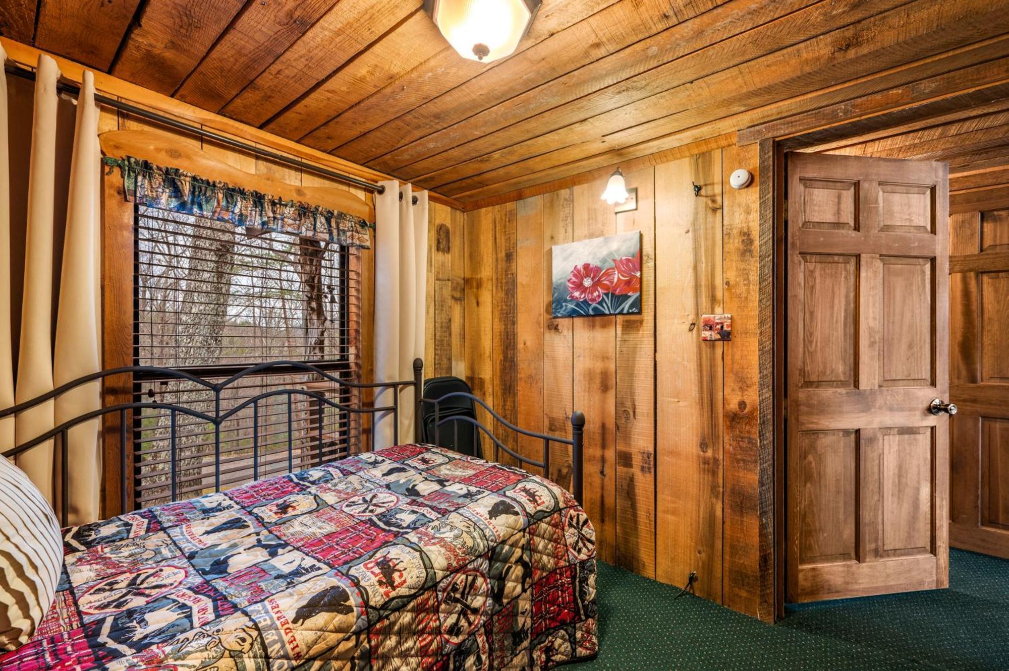 10 Miles Away From The Heart Of It All! Pigeon Forge Eksteriør bilde