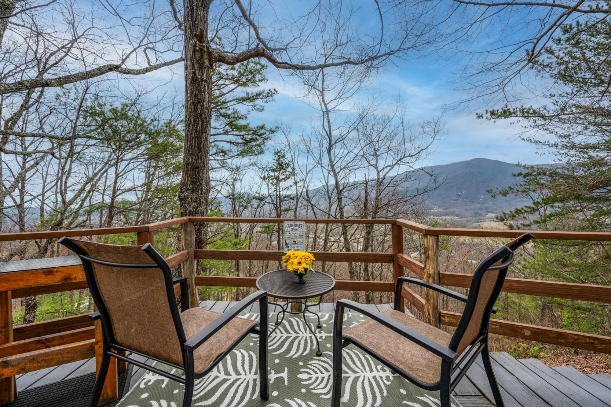 10 Miles Away From The Heart Of It All! Pigeon Forge Eksteriør bilde