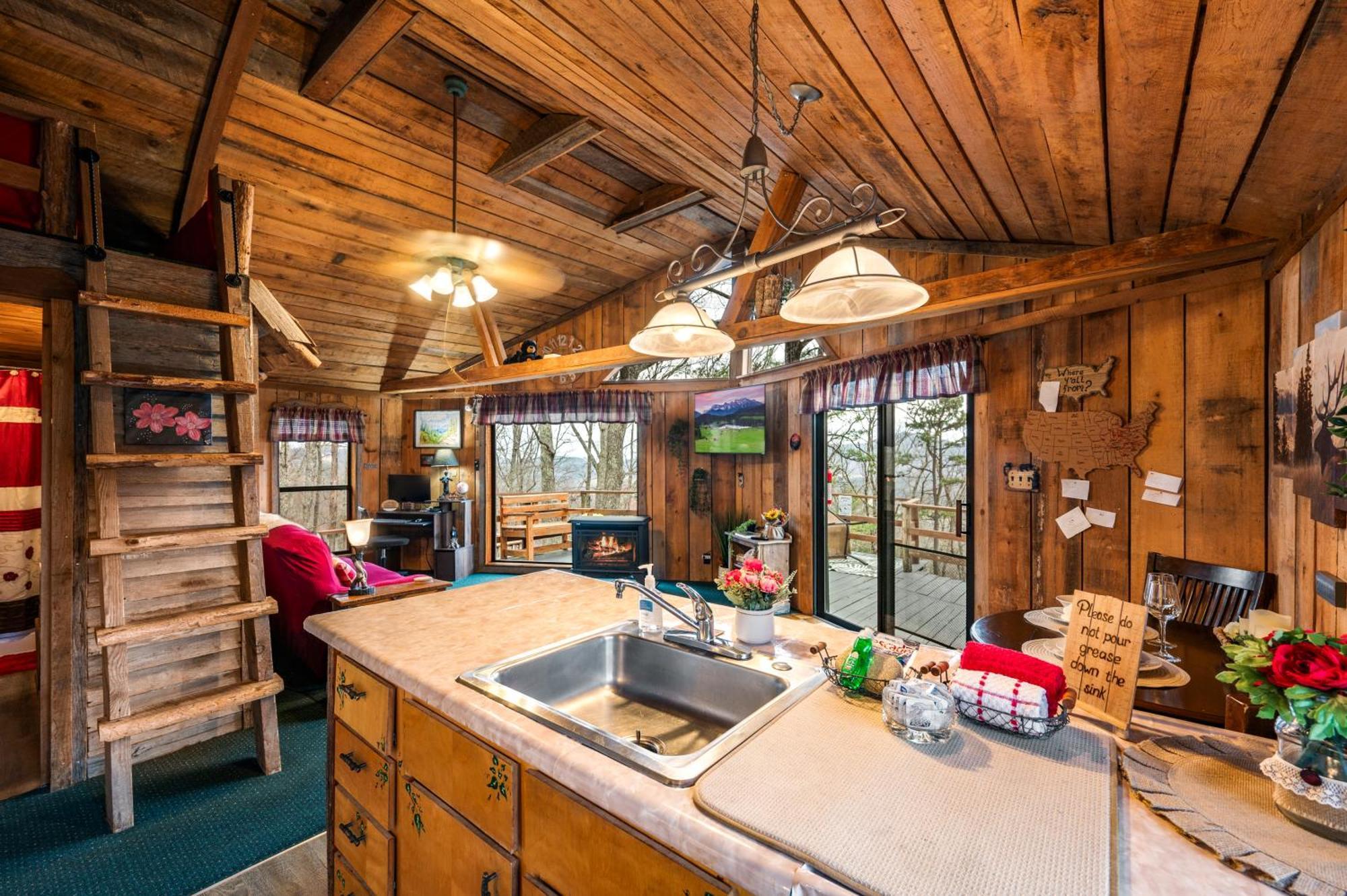 10 Miles Away From The Heart Of It All! Pigeon Forge Eksteriør bilde